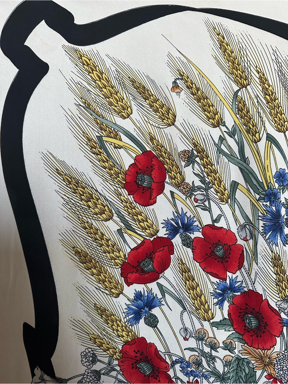 Vintage GUCCI Vittorio Accornero Flora Silk Scarf Poppies Wheat Cornflowers - Picture 9 of 13